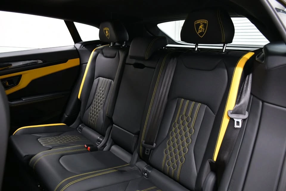 2025 Lamborghini Urus SE - Image 18 of 20