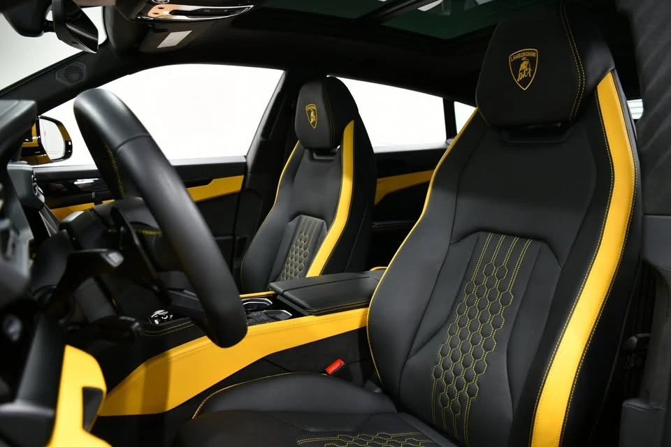 2025 Lamborghini Urus SE - Image 13 of 20