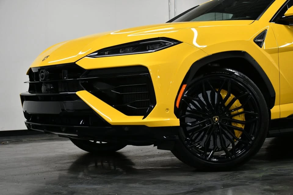 2025 Lamborghini Urus SE - Image 3 of 20