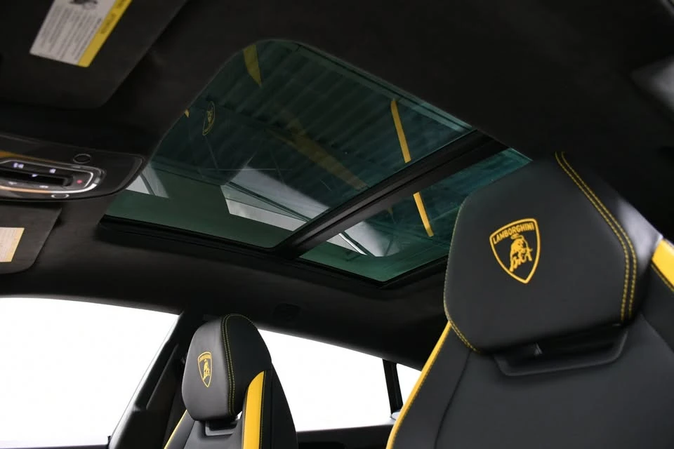 2025 Lamborghini Urus SE - Image 14 of 20