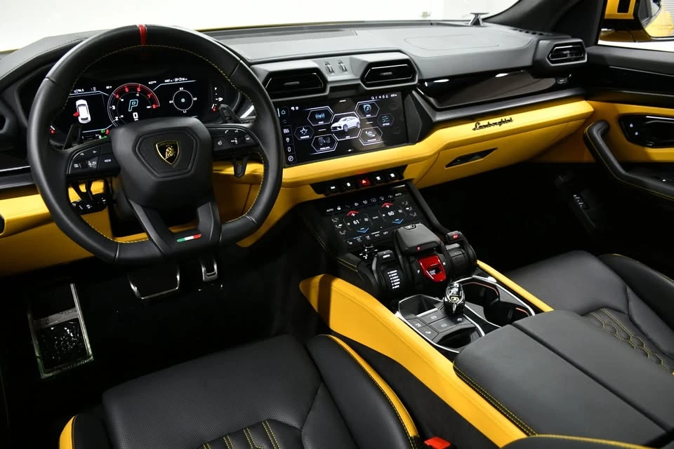 2025 Lamborghini Urus SE - Image 12 of 20