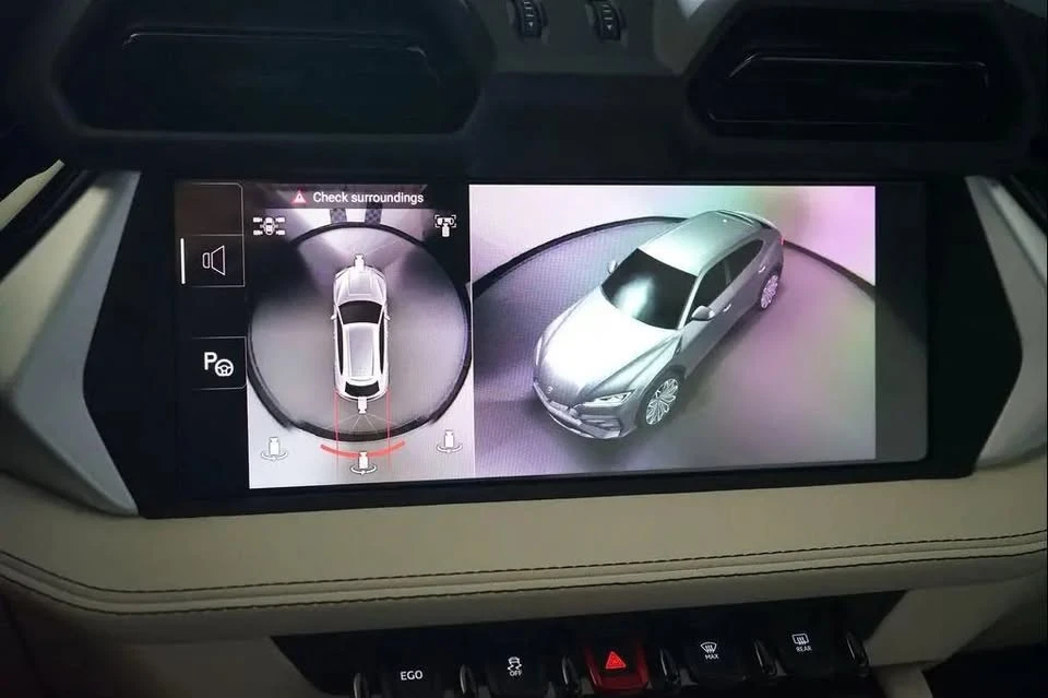 2025 Lamborghini Urus SE - Image 17 of 19