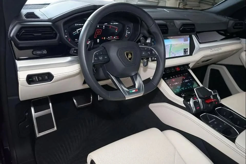 2025 Lamborghini Urus SE - Image 9 of 19