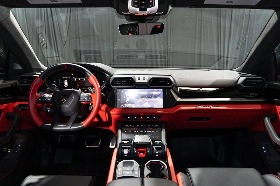 2025 Lamborghini Urus SE - Image 11 of 18