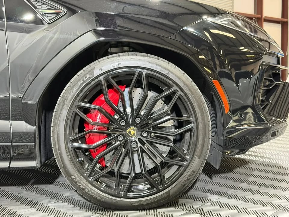 2025 Lamborghini Urus SE - Image 14 of 18