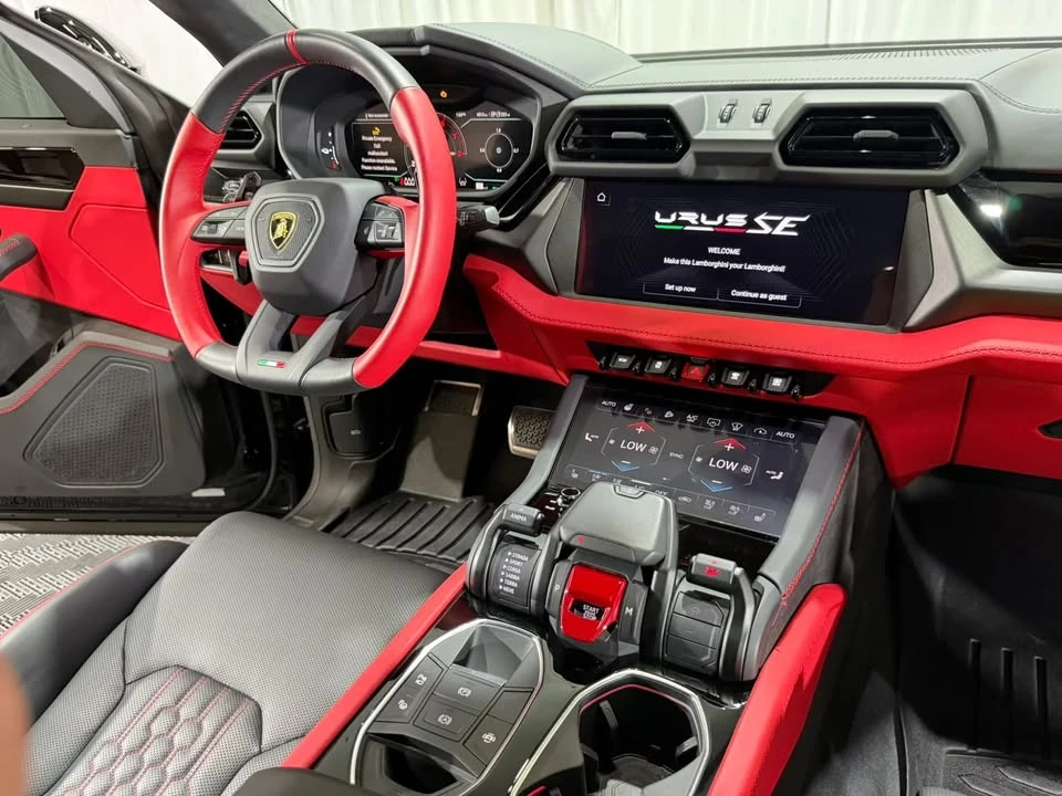 2025 Lamborghini Urus SE - Image 13 of 18