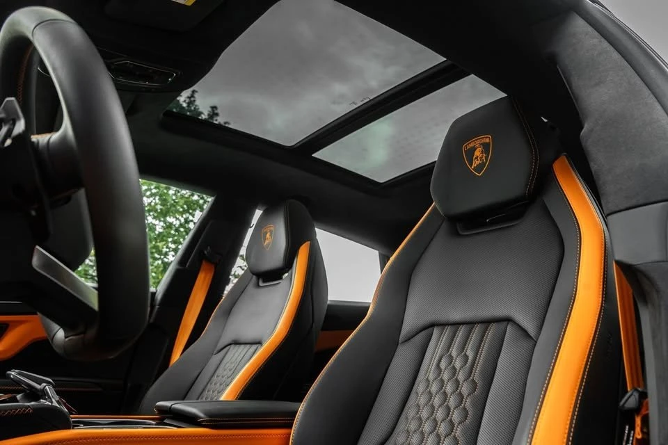 2025 Lamborghini Urus SE - Image 19 of 19