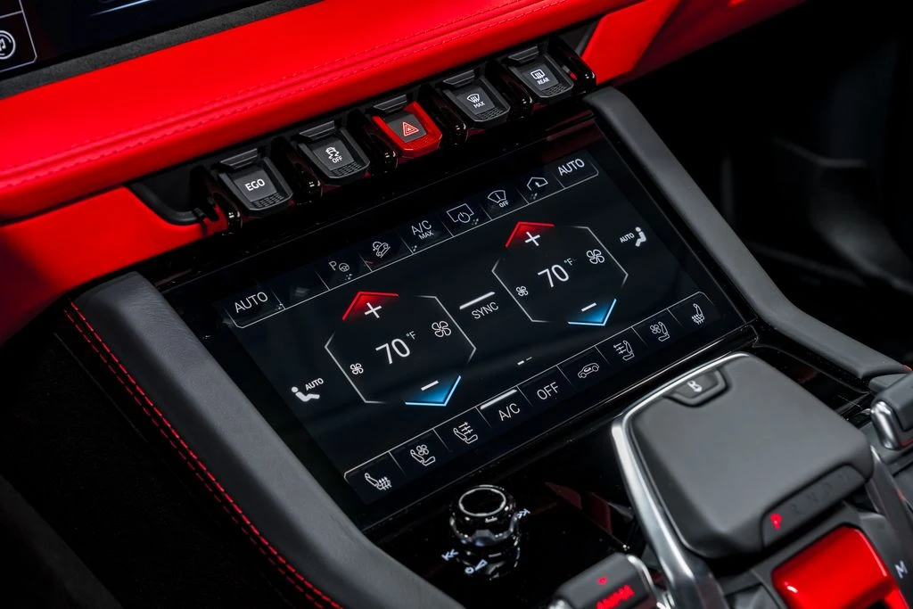 2025 Lamborghini Urus SE - Image 27 of 31
