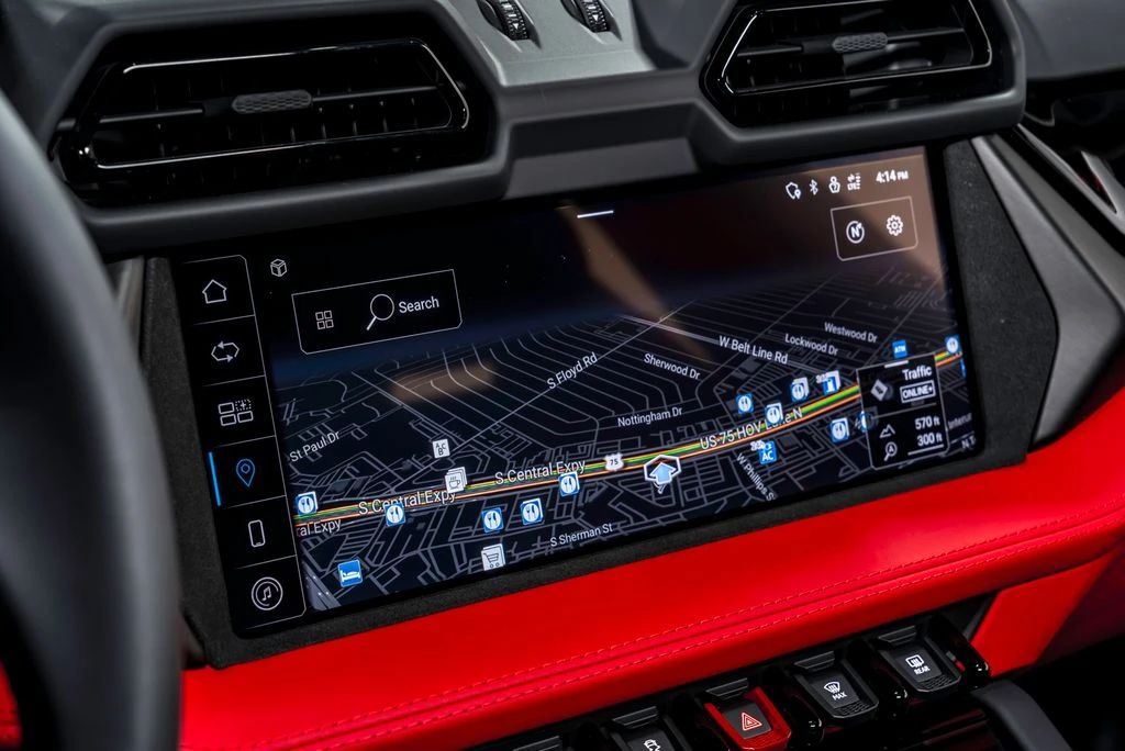 2025 Lamborghini Urus SE - Image 25 of 31