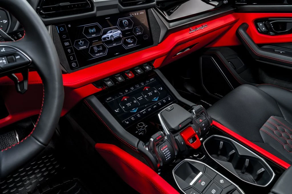 2025 Lamborghini Urus SE - Image 23 of 31