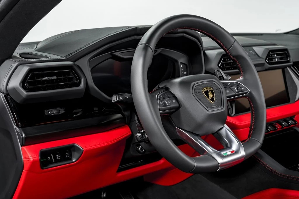2025 Lamborghini Urus SE - Image 14 of 31