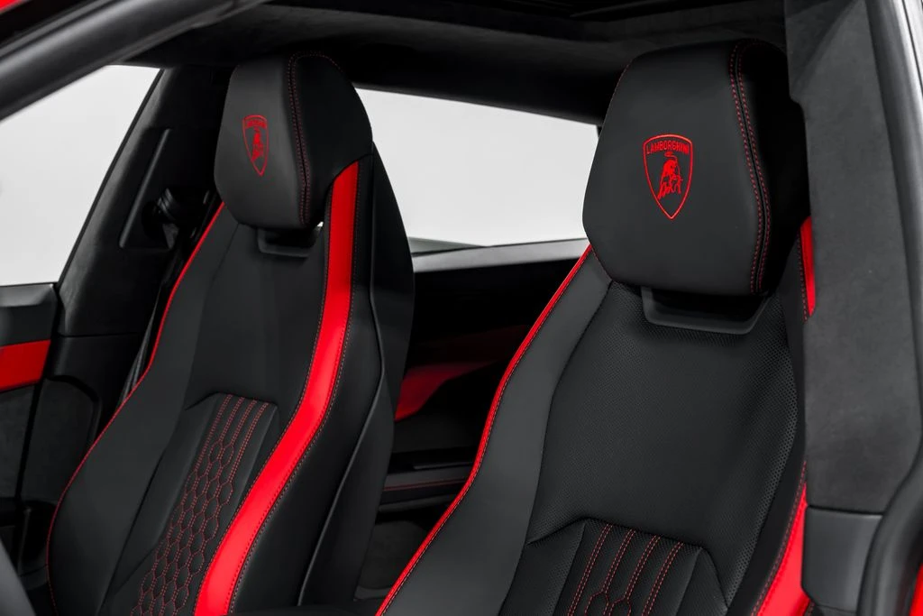 2025 Lamborghini Urus SE - Image 19 of 31