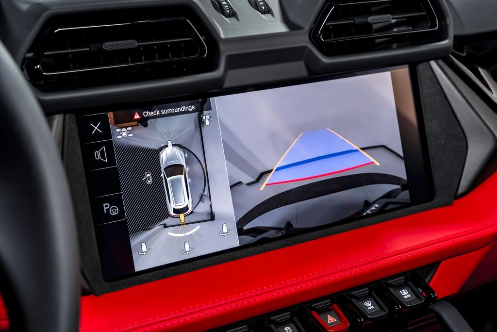 2025 Lamborghini Urus SE - Image 26 of 31