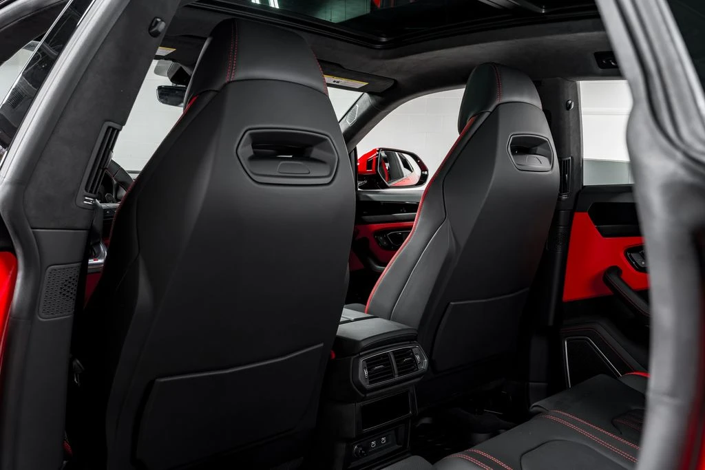 2025 Lamborghini Urus SE - Image 30 of 31