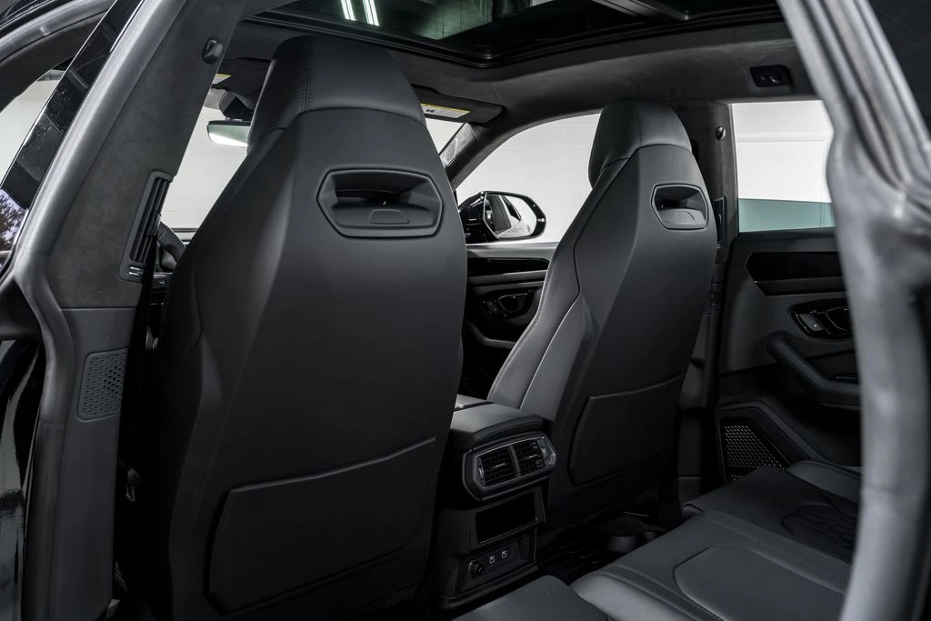 2025 Lamborghini Urus SE - Image 31 of 31
