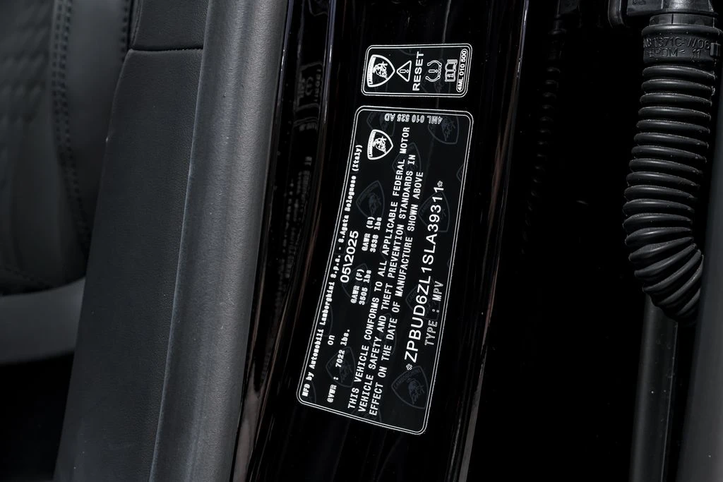 2025 Lamborghini Urus SE - Image 12 of 31