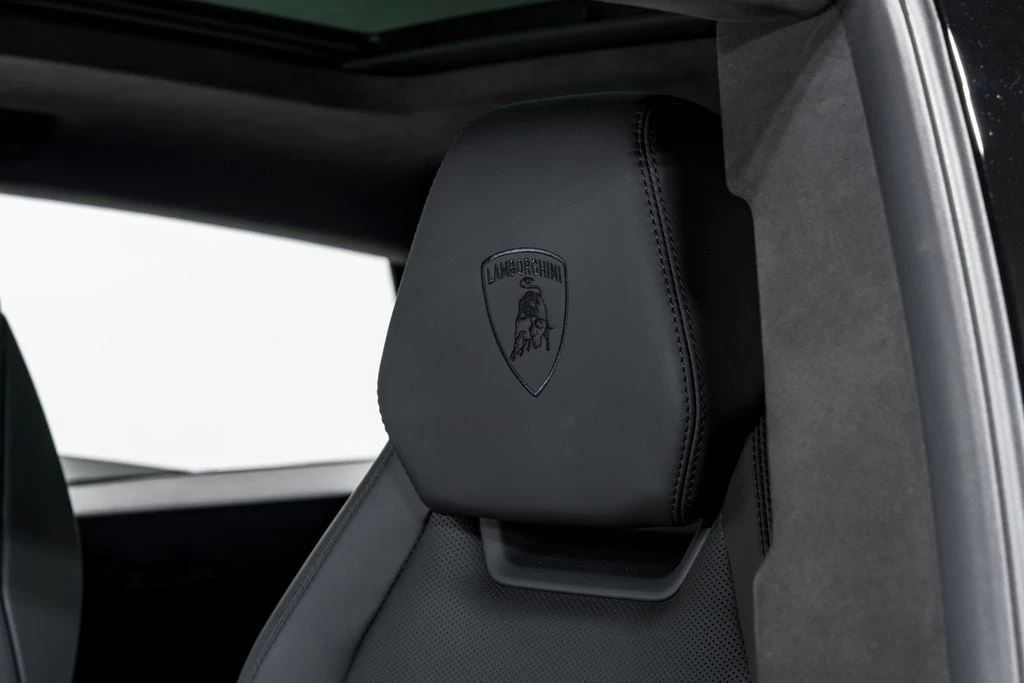 2025 Lamborghini Urus SE - Image 21 of 31