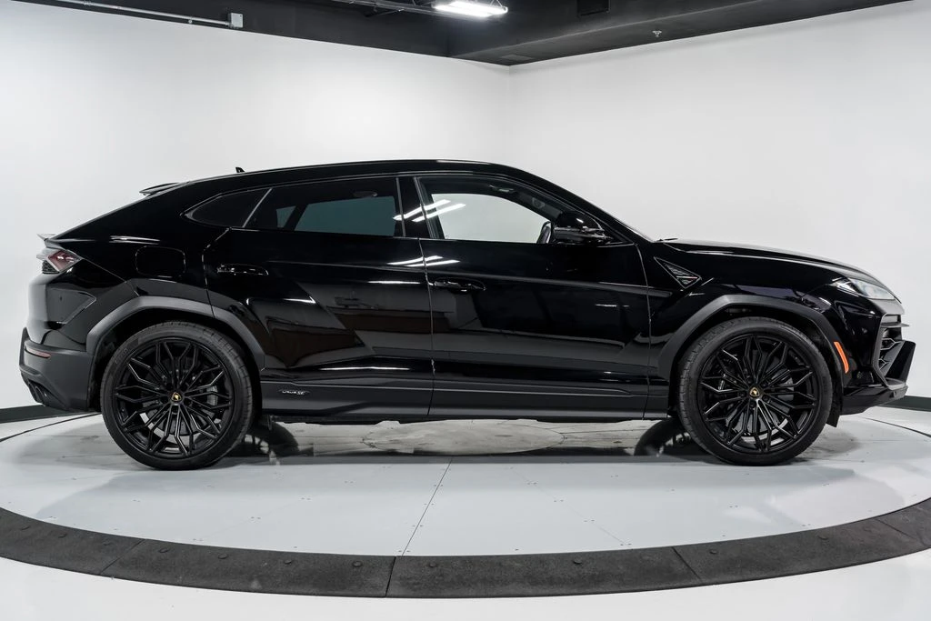 2025 Lamborghini Urus SE - Image 2 of 31