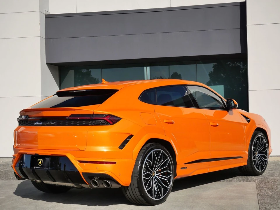 2025 Lamborghini Urus SE - Image 3 of 29