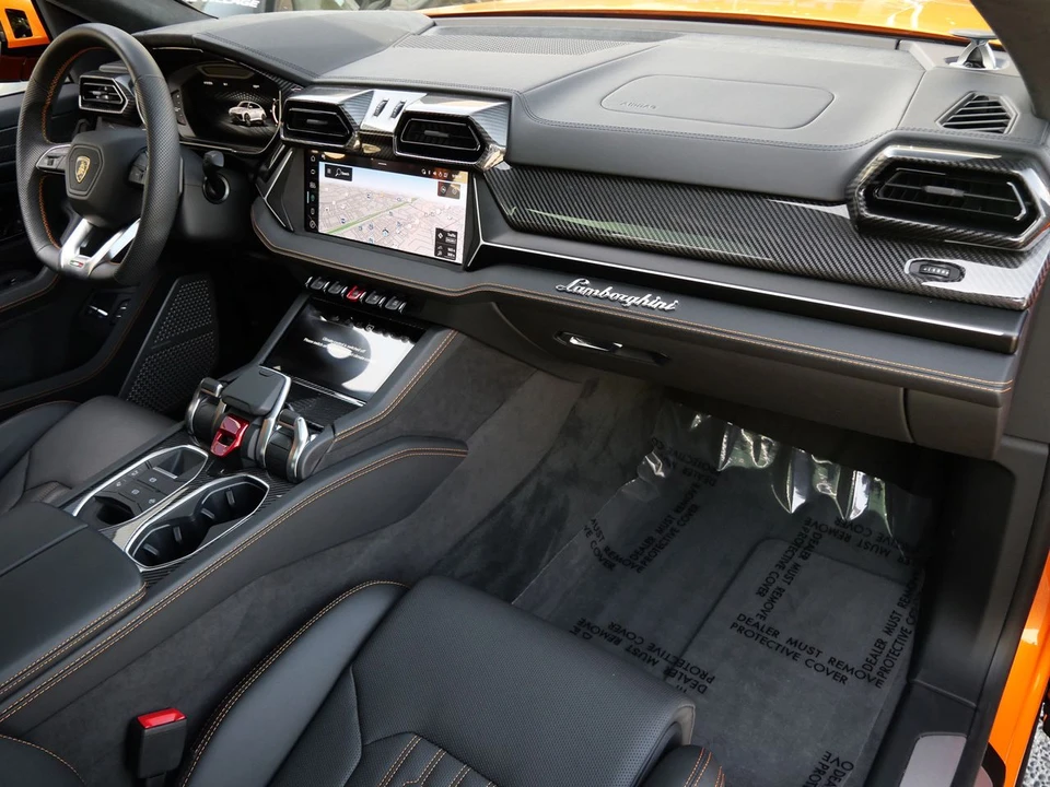 2025 Lamborghini Urus SE - Image 26 of 29