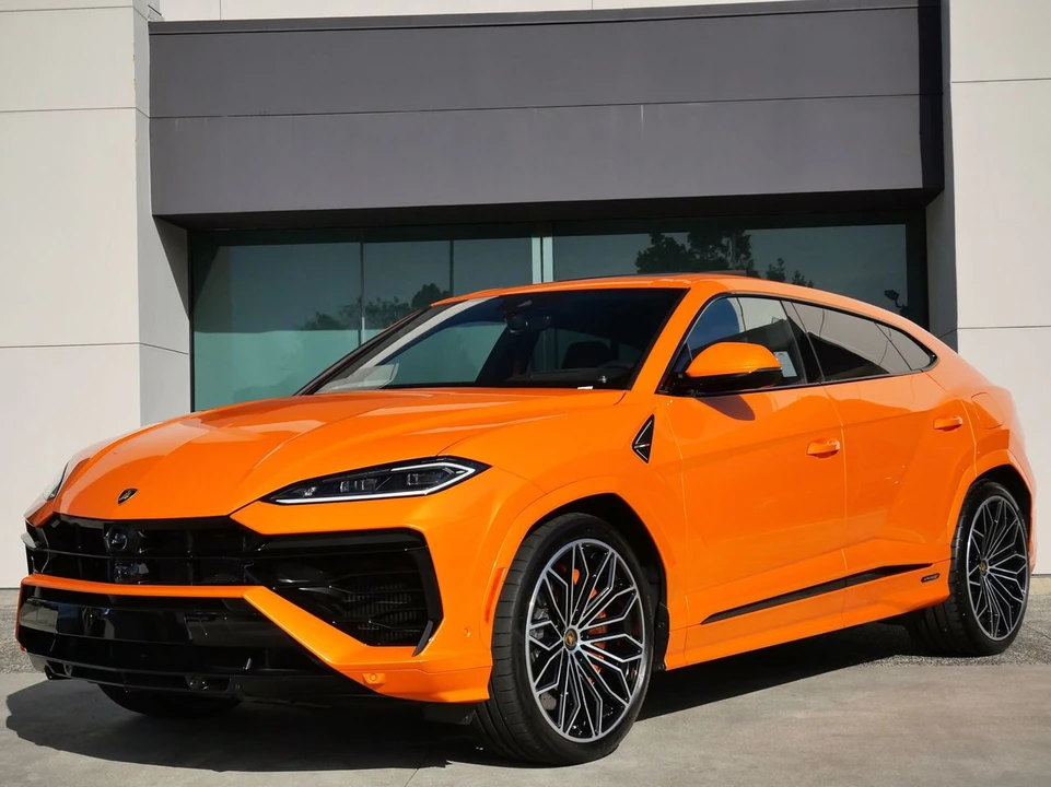 2025 Lamborghini Urus SE - Image 14 of 29
