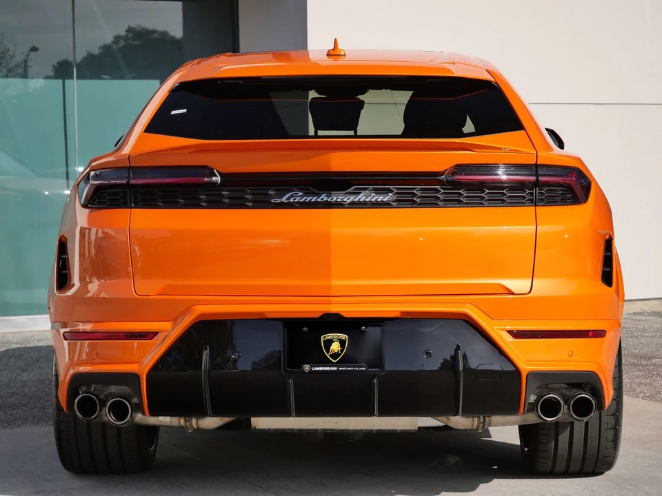 2025 Lamborghini Urus SE - Image 4 of 29