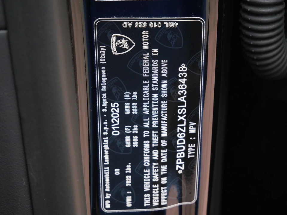 2025 Lamborghini Urus SE - Image 26 of 26