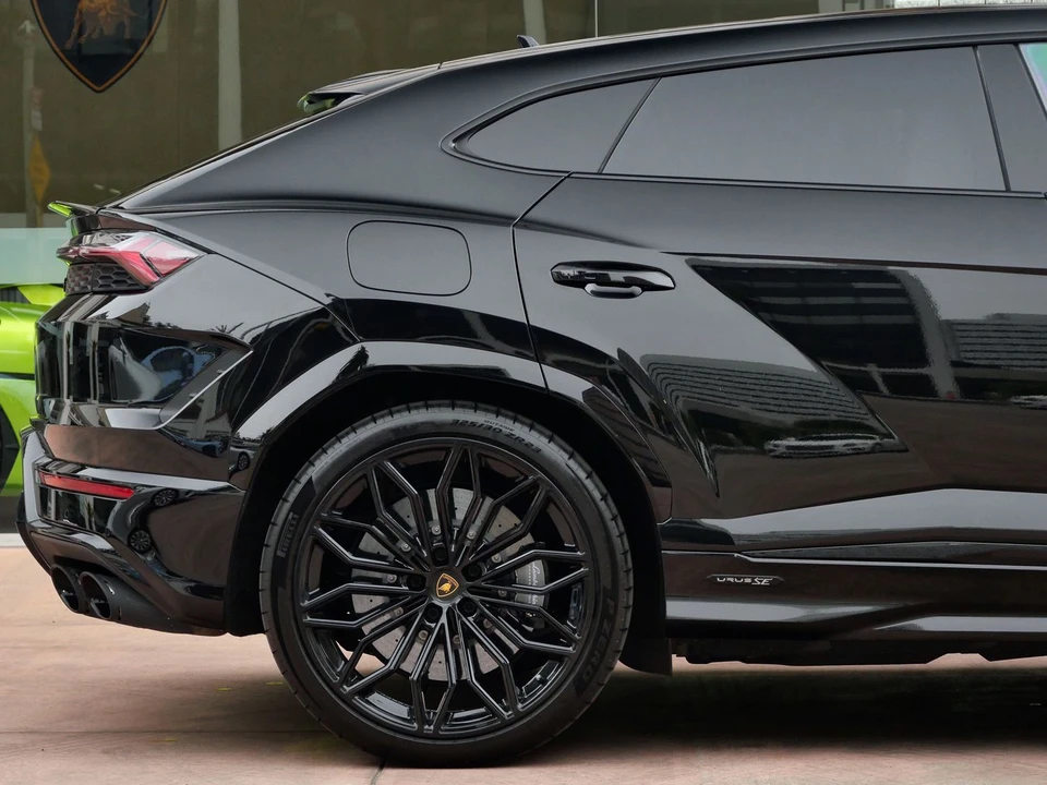 2025 Lamborghini Urus SE - Image 11 of 26