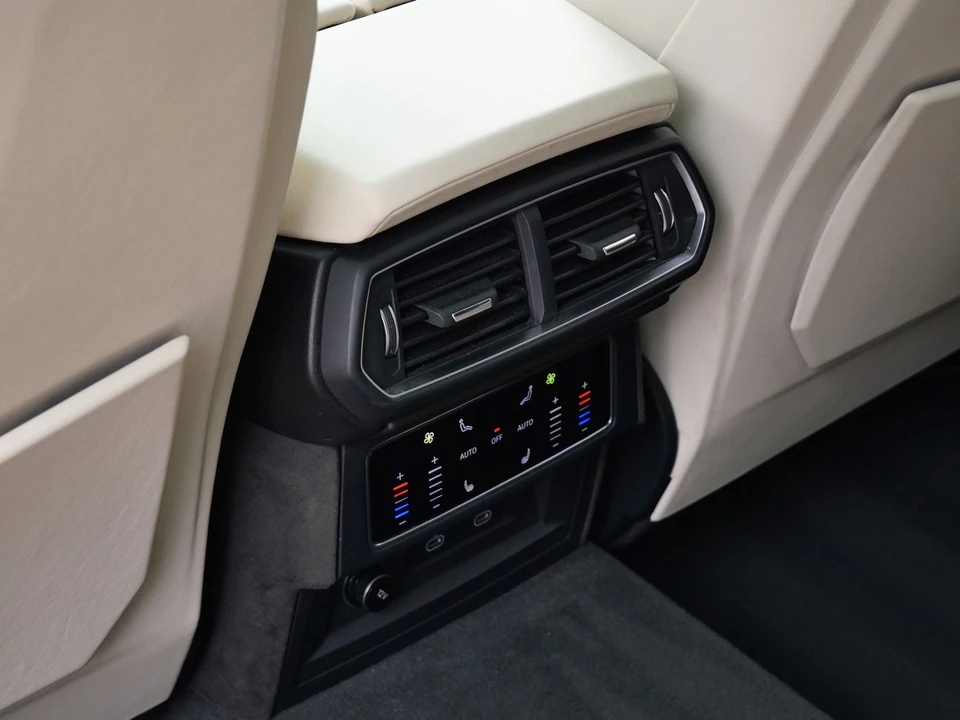2025 Lamborghini Urus SE - Image 21 of 26