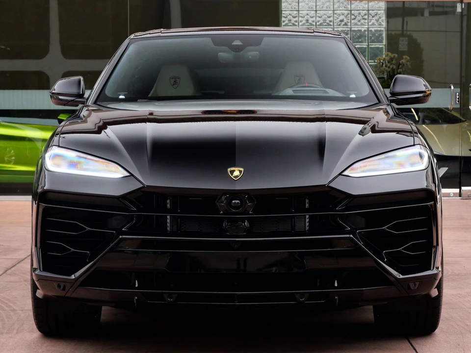 2025 Lamborghini Urus SE - Image 5 of 26