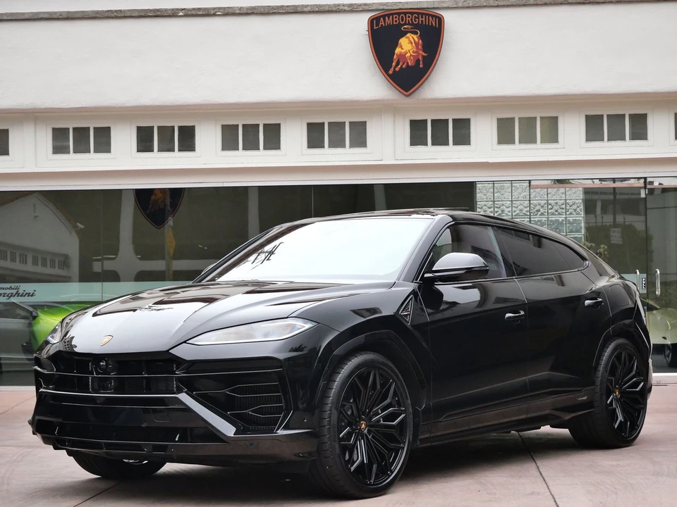2025 Lamborghini Urus SE - Image 12 of 26
