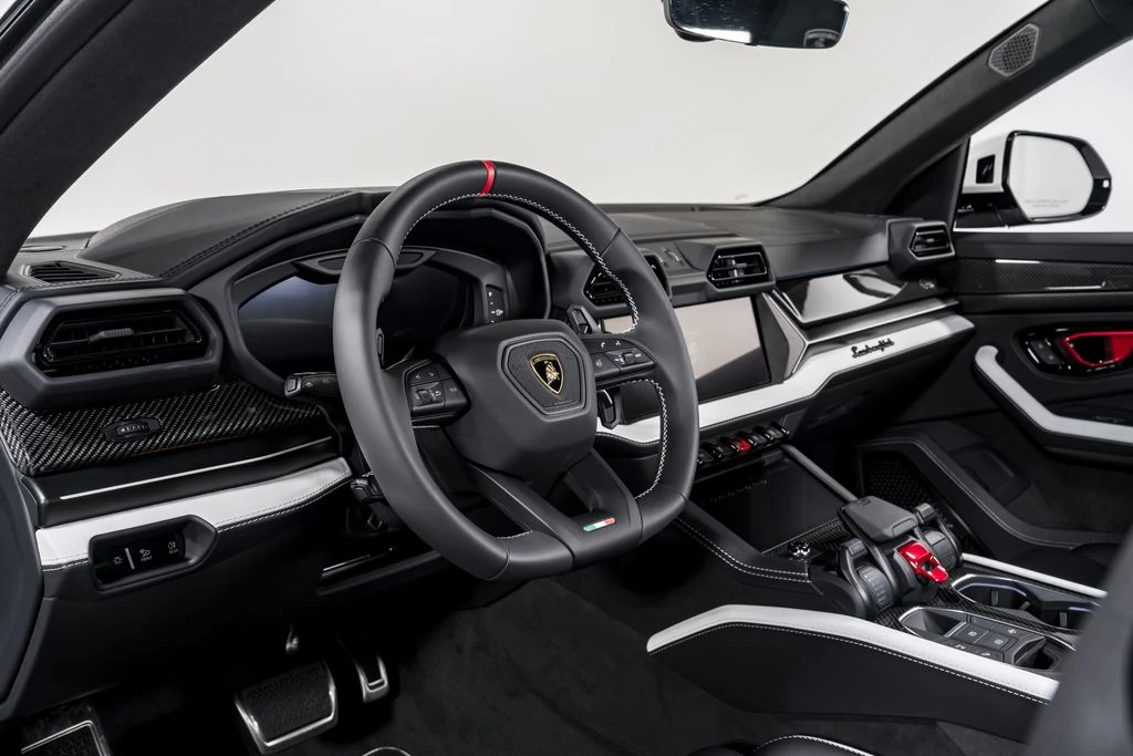 2025 Lamborghini Urus SE - Image 13 of 31