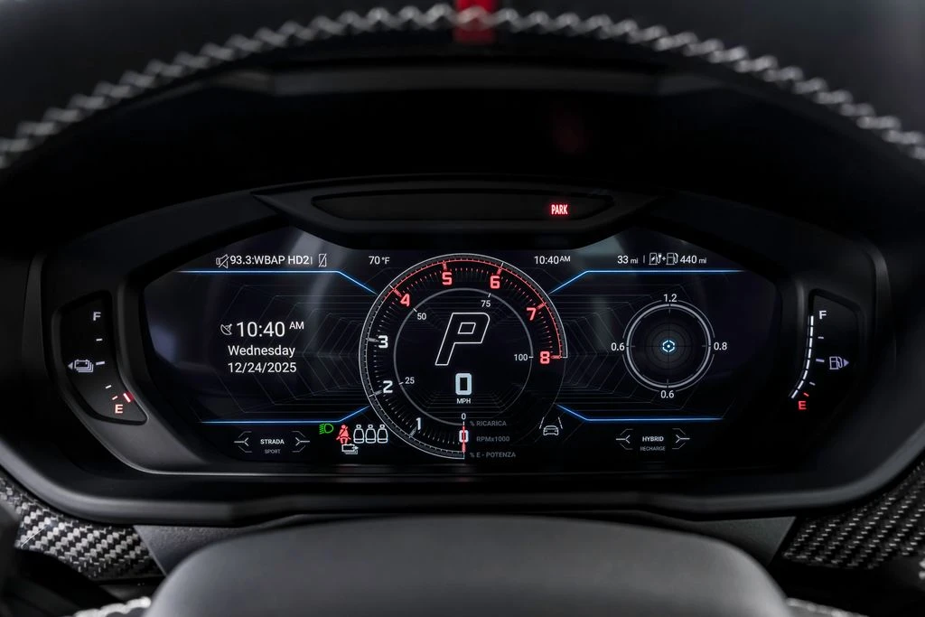 2025 Lamborghini Urus SE - Image 16 of 31