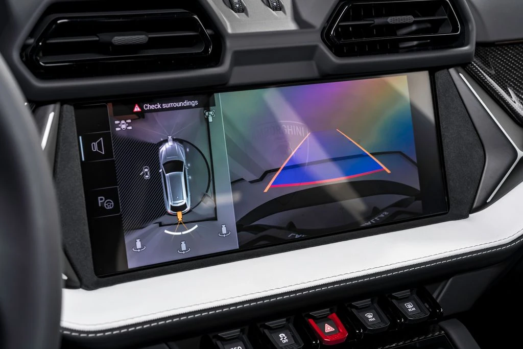 2025 Lamborghini Urus SE - Image 26 of 31