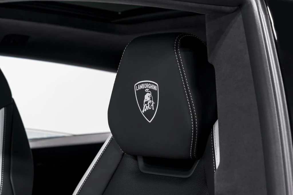2025 Lamborghini Urus SE - Image 20 of 31