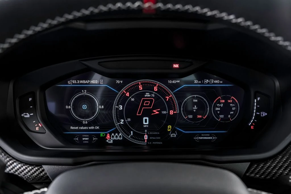 2025 Lamborghini Urus SE - Image 17 of 31