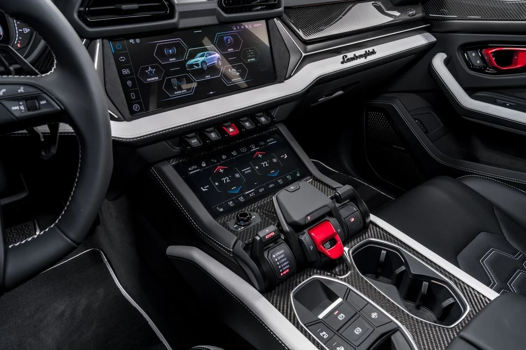2025 Lamborghini Urus SE - Image 23 of 31