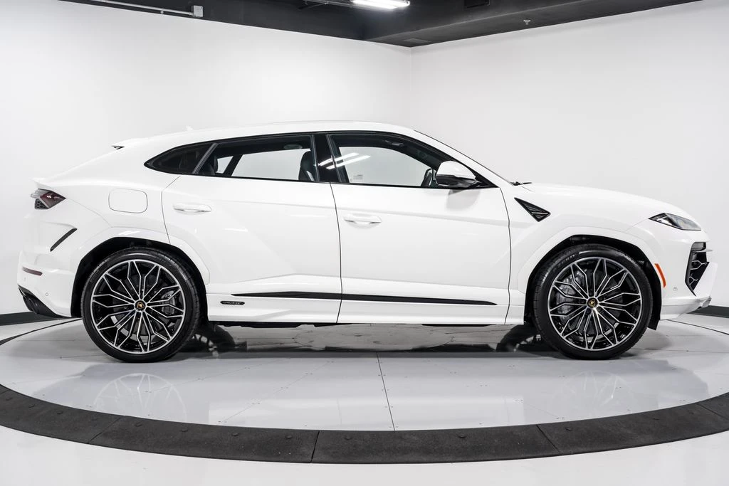 2025 Lamborghini Urus SE - Image 2 of 31