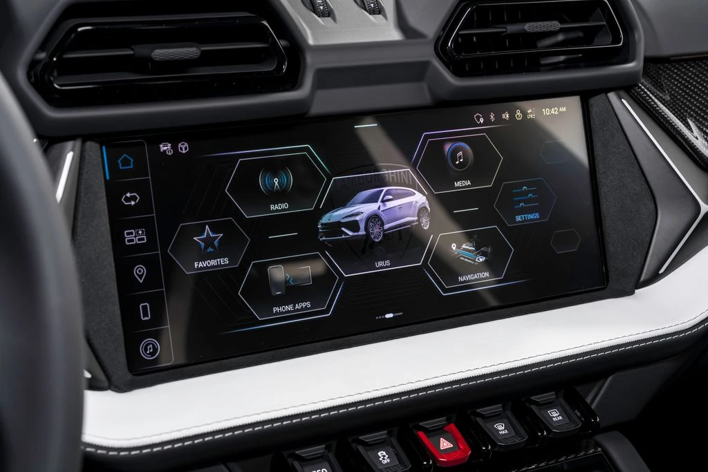 2025 Lamborghini Urus SE - Image 24 of 31