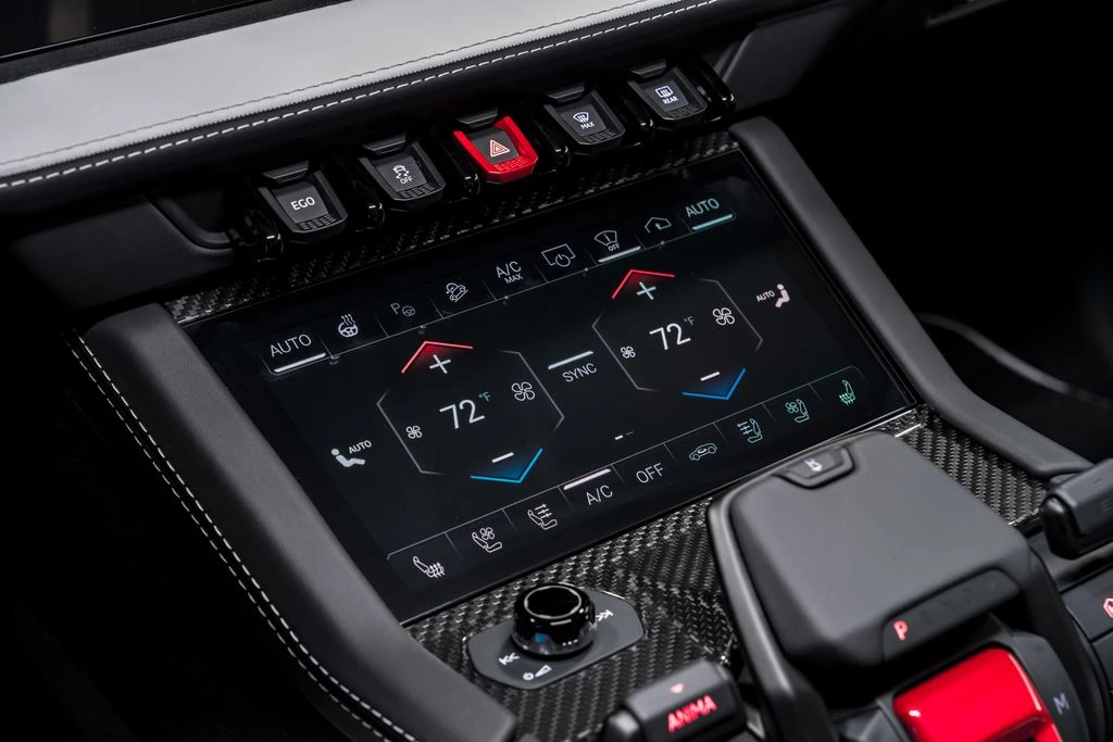 2025 Lamborghini Urus SE - Image 27 of 31