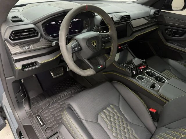 2025 Lamborghini Urus SE - Image 11 of 31