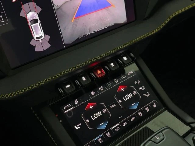 2025 Lamborghini Urus - Image 27 of 31