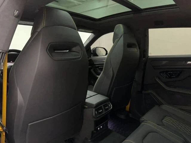 2025 Lamborghini Urus - Image 14 of 31
