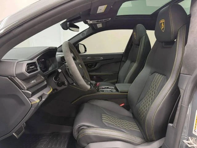 2025 Lamborghini Urus - Image 13 of 31
