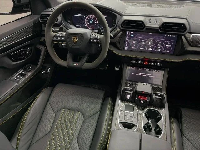 2025 Lamborghini Urus - Image 31 of 31