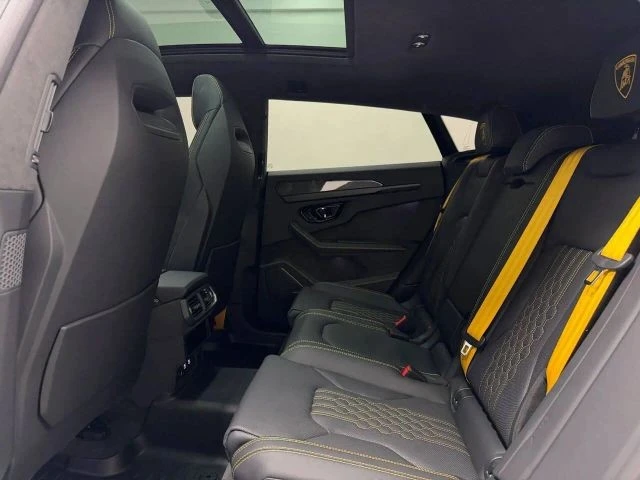 2025 Lamborghini Urus - Image 17 of 31
