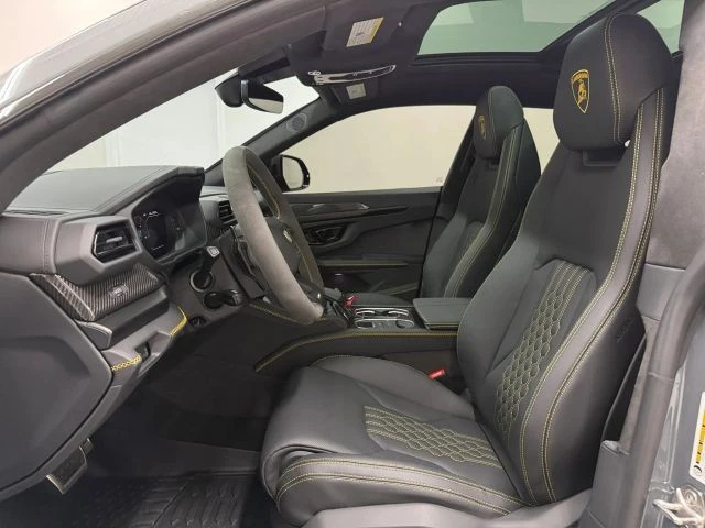 2025 Lamborghini Urus SE - Image 14 of 31