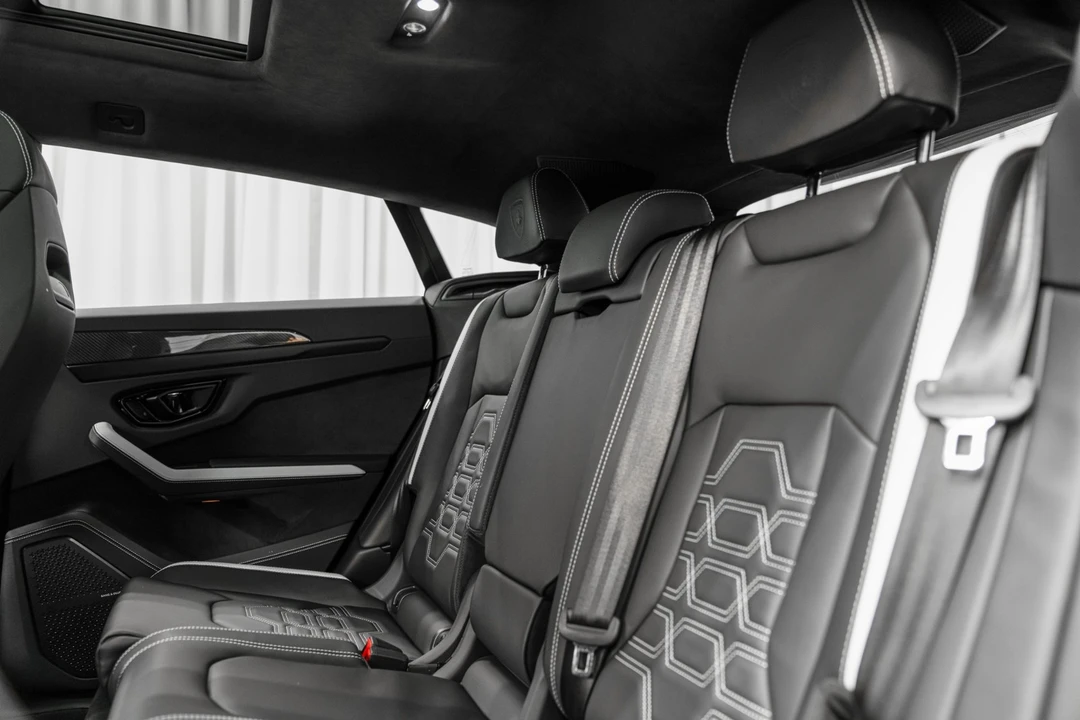 2025 Lamborghini Urus - Image 15 of 21