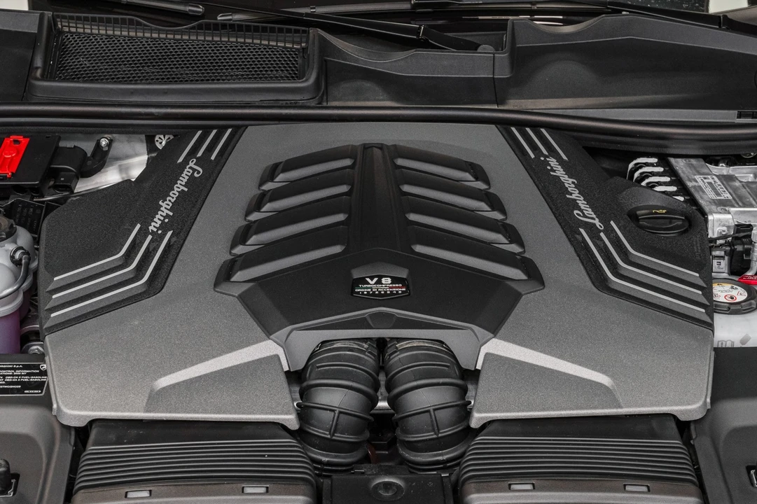 2025 Lamborghini Urus SE - Image 12 of 12
