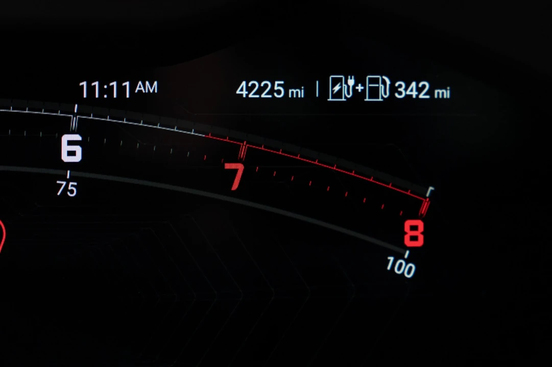 2025 Lamborghini Urus - Image 20 of 21